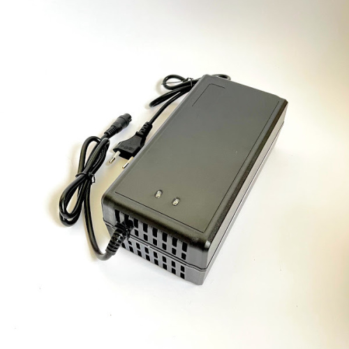 Зарядний пристрій 60V 5A GX16-3P